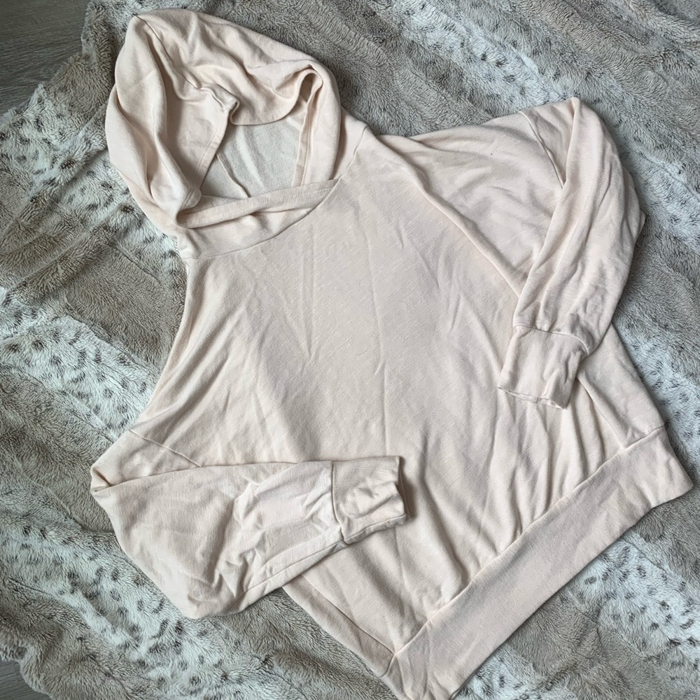 NWOT Guru Active Cream Color Hoodie Size S